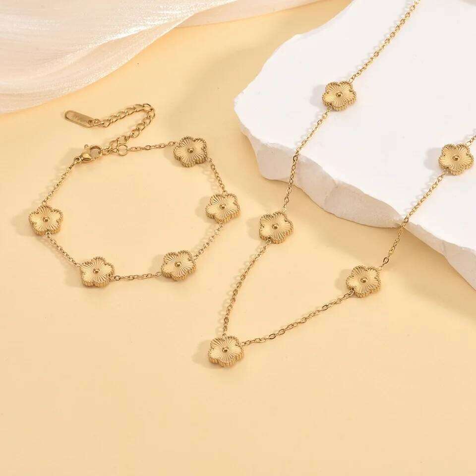 Hot Selling High-Quality Plum Blossom Plant Metal Five Flower Necklace With Double-Sided Y2K Style Cr H260312