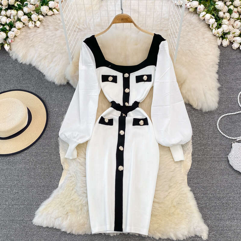 2026 French Retro Hepburn Style Waist Square Neck Knitted Long Dress Elegant Black c10 and White Splicing Tight Dress