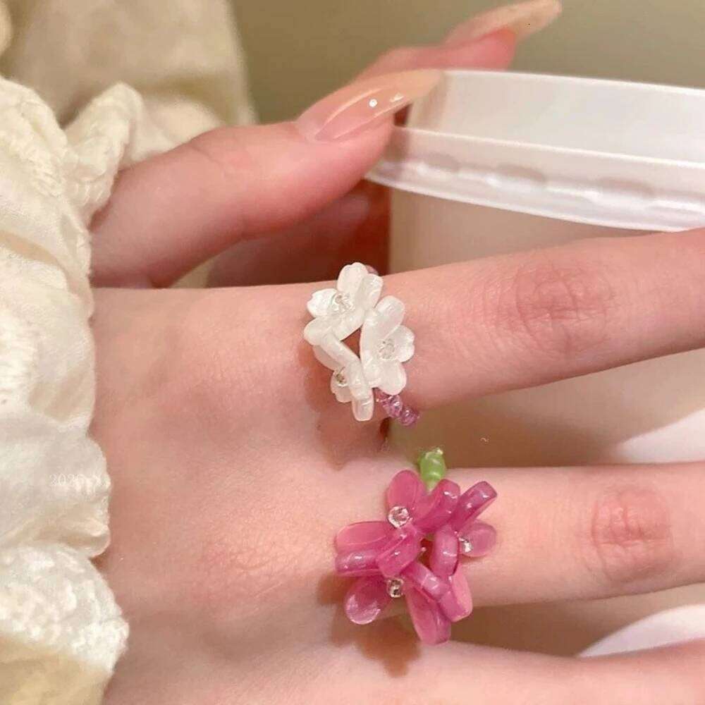 New Romantic Cute Violet Flower Ring Spring Summer Elastic Beaded Rings for Women Friends Korea Finger Jewelry Accessories Gift H260312
