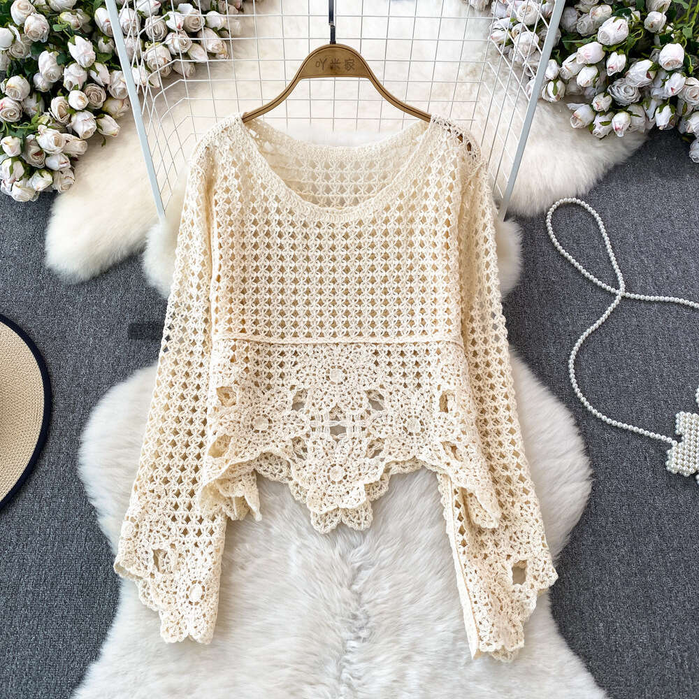 2026 Spring/Summer Designer Retro Design Thin Hollow Cardigan Suitable for Seaside Vacation Loose Knitted