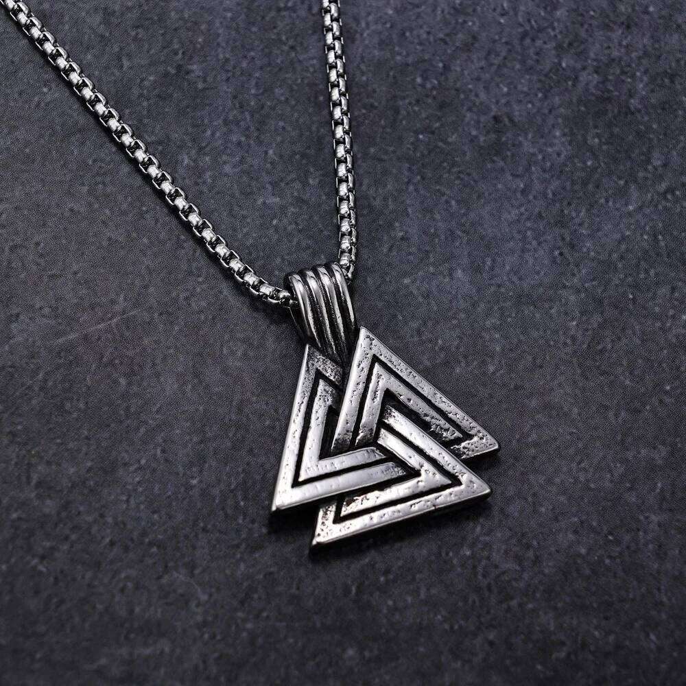 NORRON Viking Rune Triangle Alloy Pendant Necklace Personality Men Hip Hop Metal Pandents Neck Chian Fashion Jewelry Accessory H260312