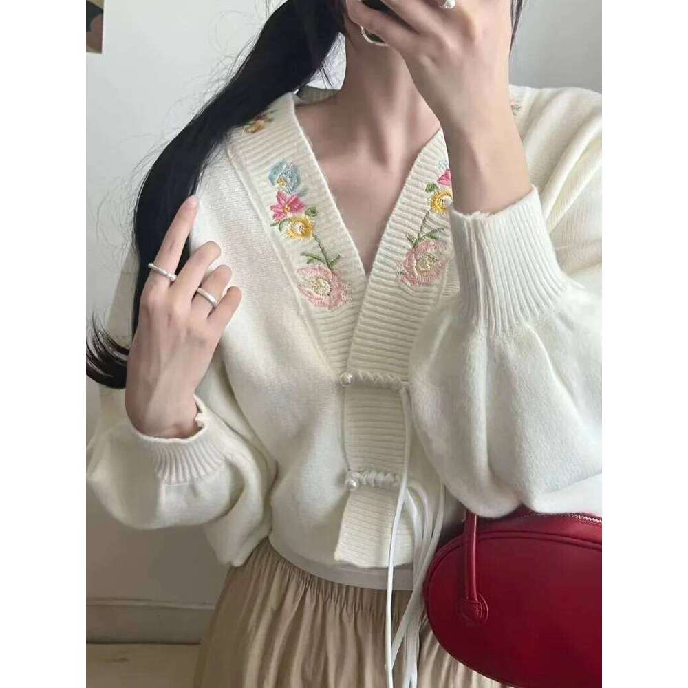 Cardigan Women V-neck New Chinese Style Ins Embroidery Design Trendy All-match Outwear Knitted Gentle Elegant Autumn Cozy Chic Z260313