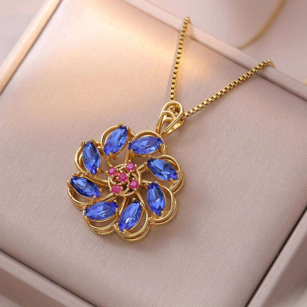 Fashionable Vintage Zircon Lucky Flower Necklace Women's New Live Broadcast TikTok Embedded Sense Rotation Pendant Titanium S... H260312
