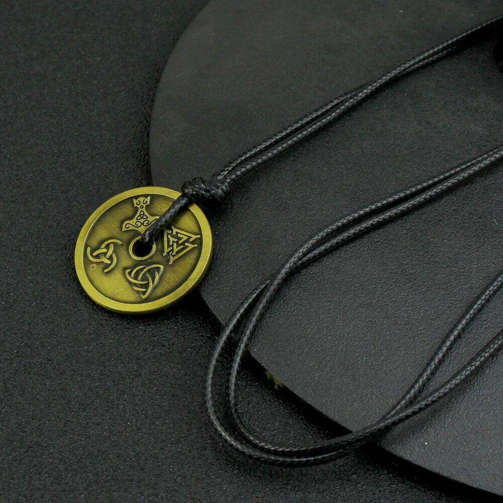 Vintage Viking Rune Compass Pendant High Quality Metal Pagan Amulet for Men Accessories Necklace H260312