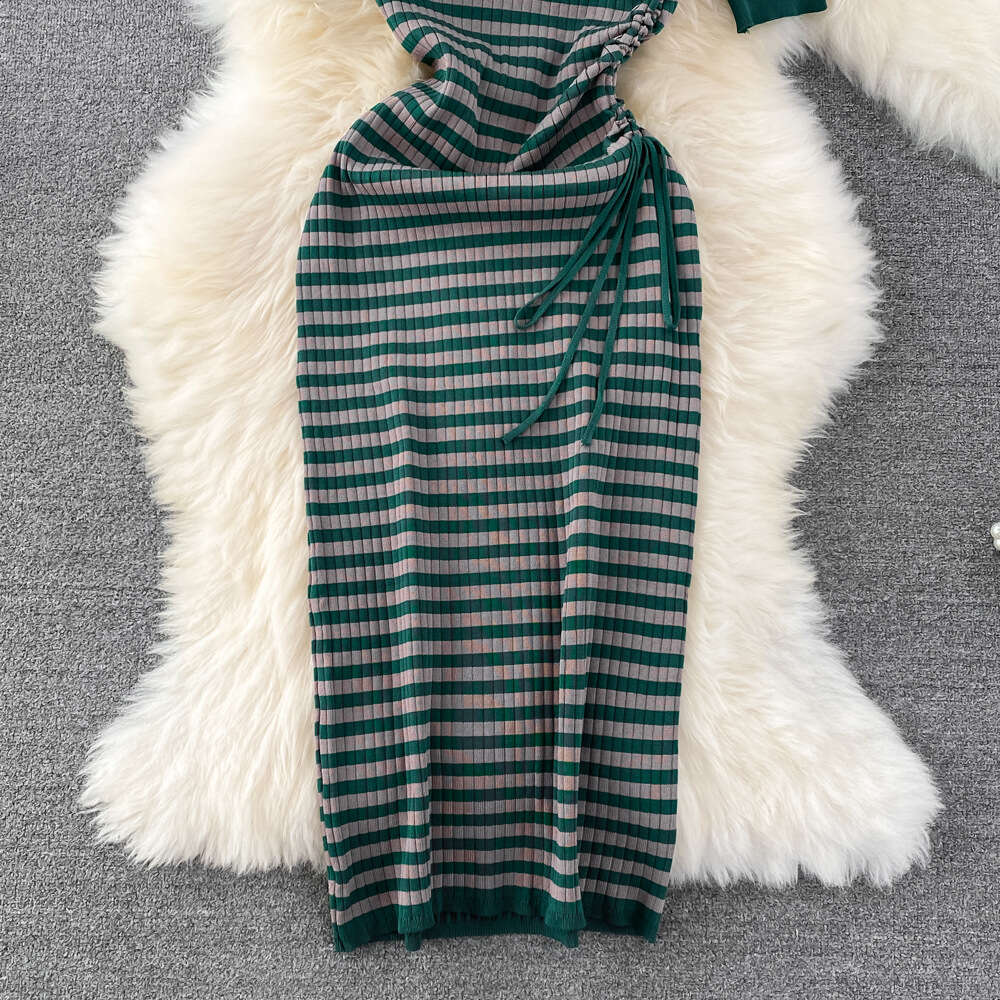Designer round neck slim fit women's pleated striped dress with elegant goddess like high-end feeling slim fit
