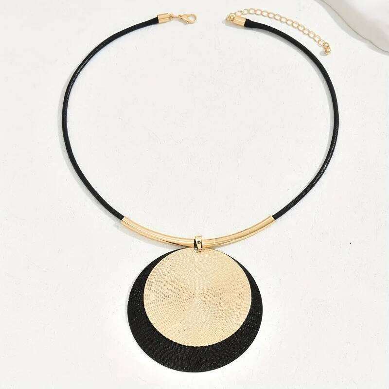 Creative Unique Large Round Vintage Pendant Necklace for Women Personalized Exaggerated Punk Style Jewelry Holiday Party Gift H260312