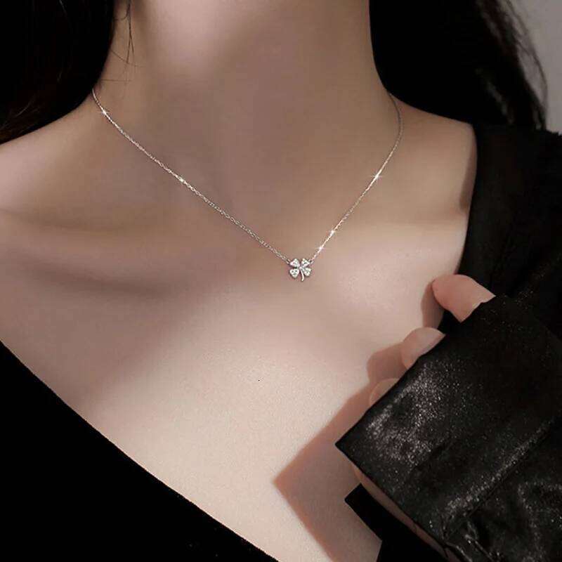 Lucky Cr Zircon Pendant Necklace in Gold/Silver Tone with Cubic Zirconia Inlay Romantic Style Fashion Jewelry for Women H260312