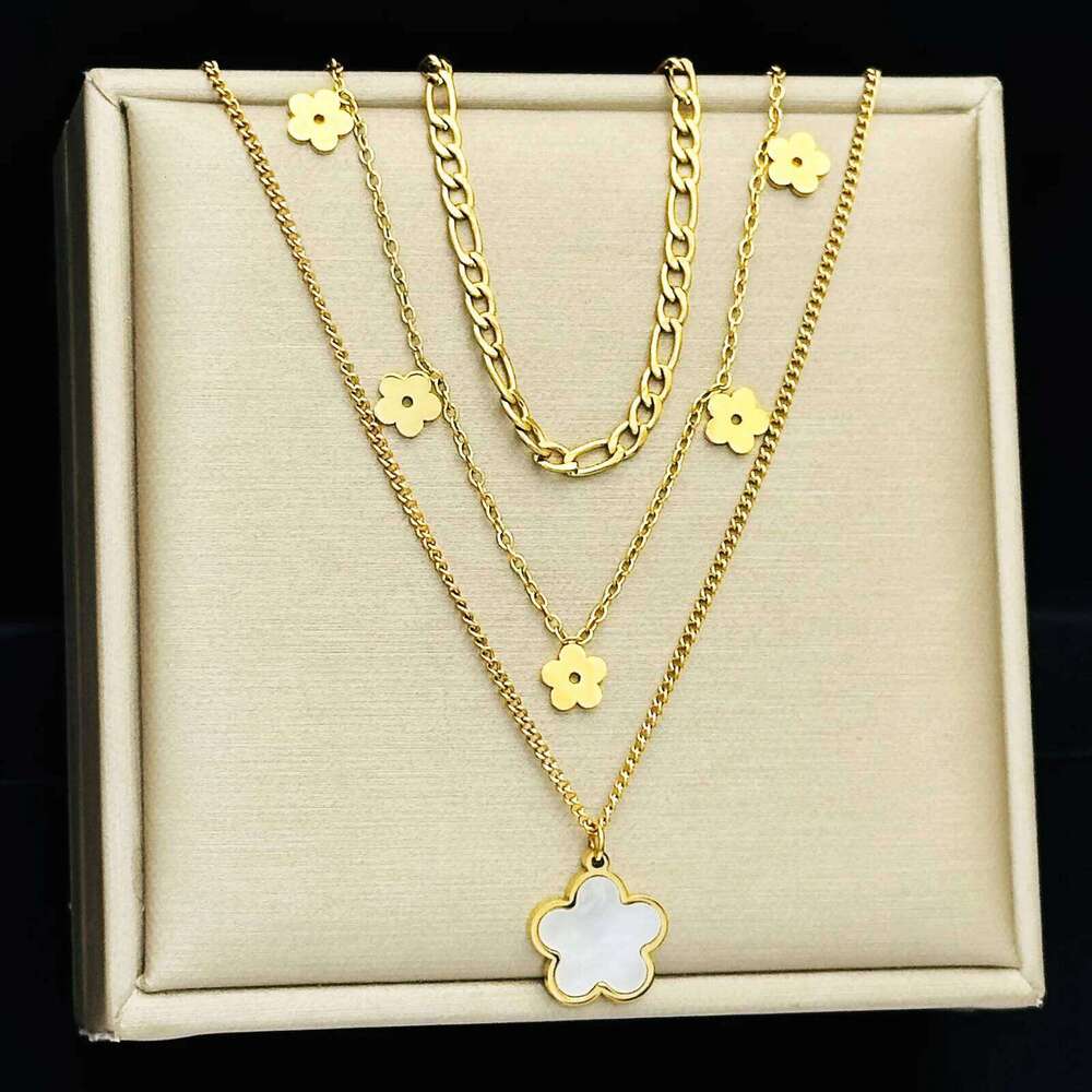 Titanium Steel Cr Five Petal Mother of Pearl Necklace 18K Gold Plated Non Fading Clavicle Chain Jewelry H260312