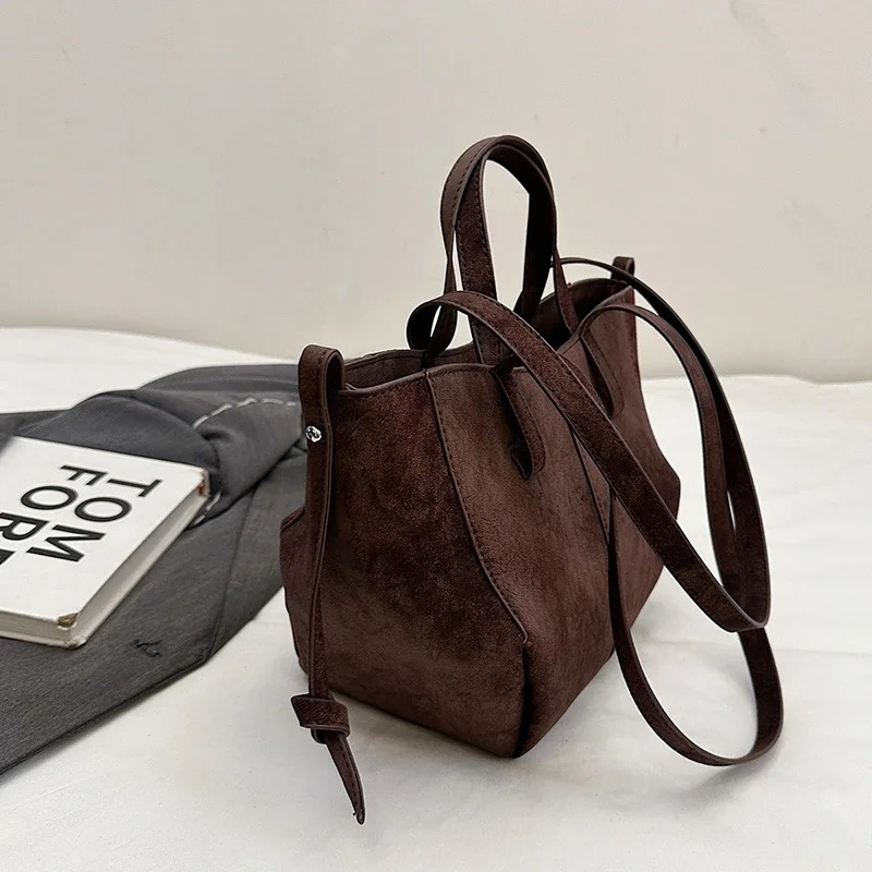 Light Solid PU Hasp Shoulder Bag for Women Commuting Frosted Leather Handbag 2026 Large Capacity Niche Tote Bags 260303