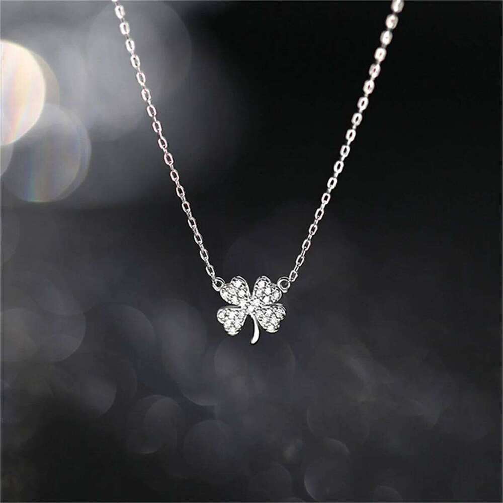 Lucky Cr Zircon Pendant Necklace in Gold/Silver Tone with Cubic Zirconia Inlay Romantic Style Fashion Jewelry for Women H260312