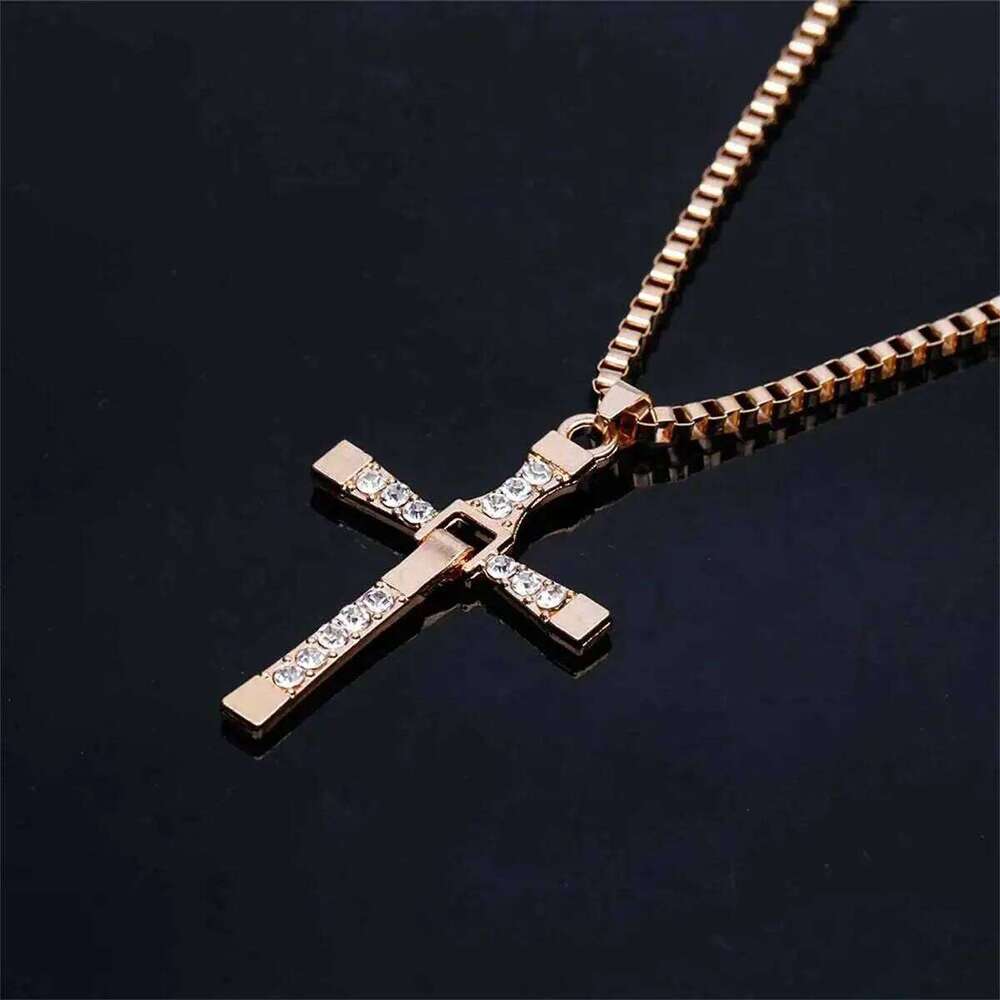 Classic Rhinestone Sliver Color Pendant Men Crystal Jesus Cross Necklace Activity Male Gift Jewelry Wholesale Dropshipping H260312
