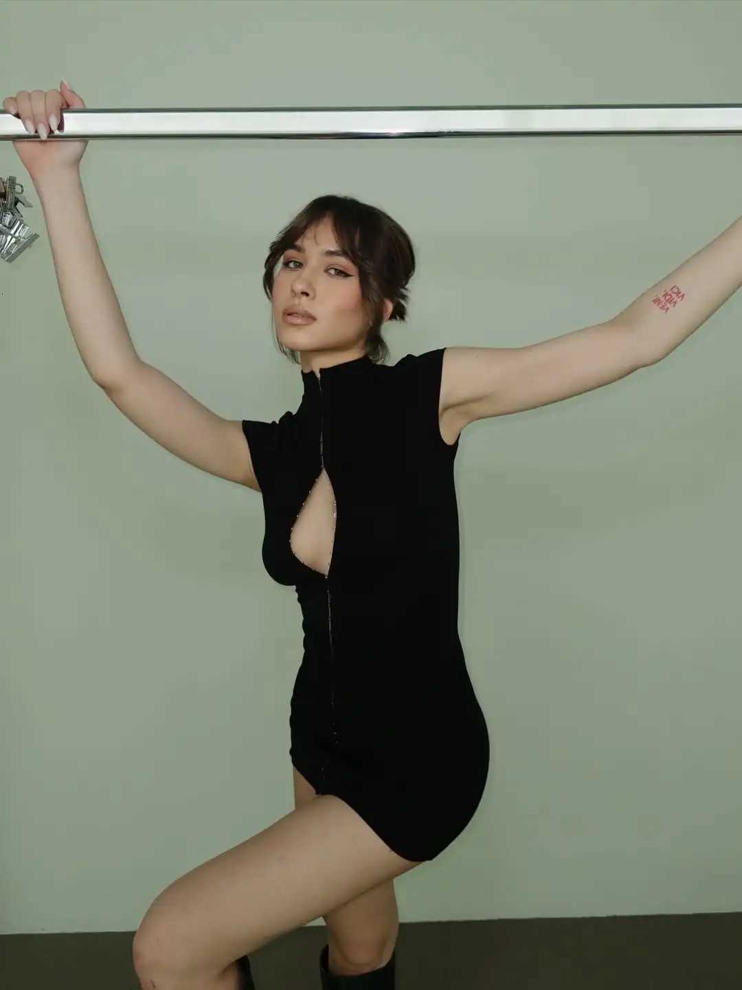 Kpop Black Hollow Out Mini Dress Women Elegant Turtleneck Short Sleeve High Waist Slim Dresses Lady Evening Club Fashion RobesT260316