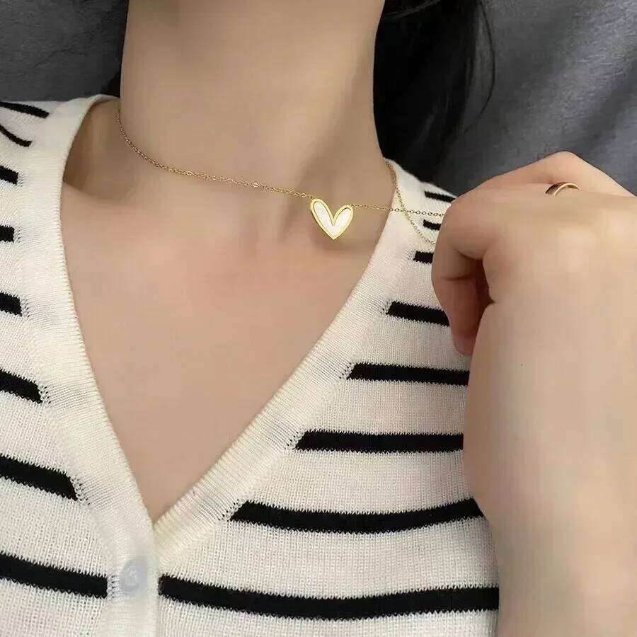 Trendy Korean Simple Heart Pendant Choker Necklaces For Woman Clavicle Chain Necklace for Women Girls New Party Gifts Jewelry H260312