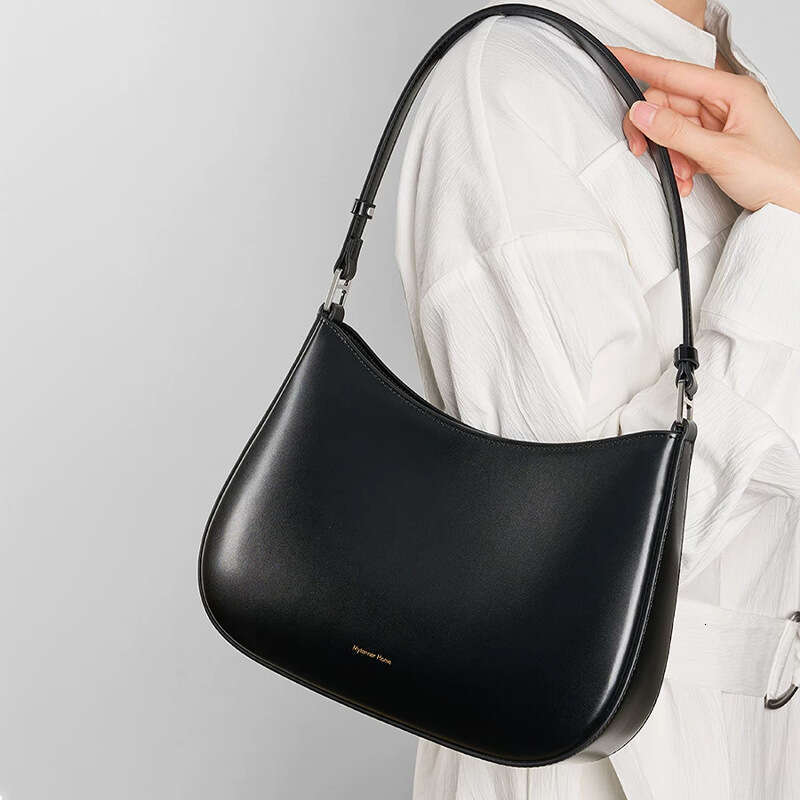 Luxury Shoulder Bags Totes Genuine Leather Underarm High End Cowhide Crescent Bag Large Capacity Commuter Handbag Niche Light Luxury Shoulder Baguette