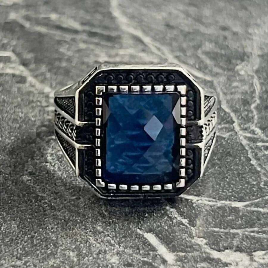 New retro alloy inlaid zircon ring for European and American men H260312