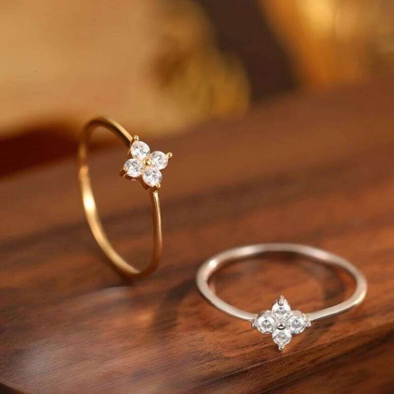 925 Thai Silver Inlaid Four Leaves Cr Zirconia Flower Ring for Women Simple Elegant Good Luck Anniversaries Jewelry Gift H260312