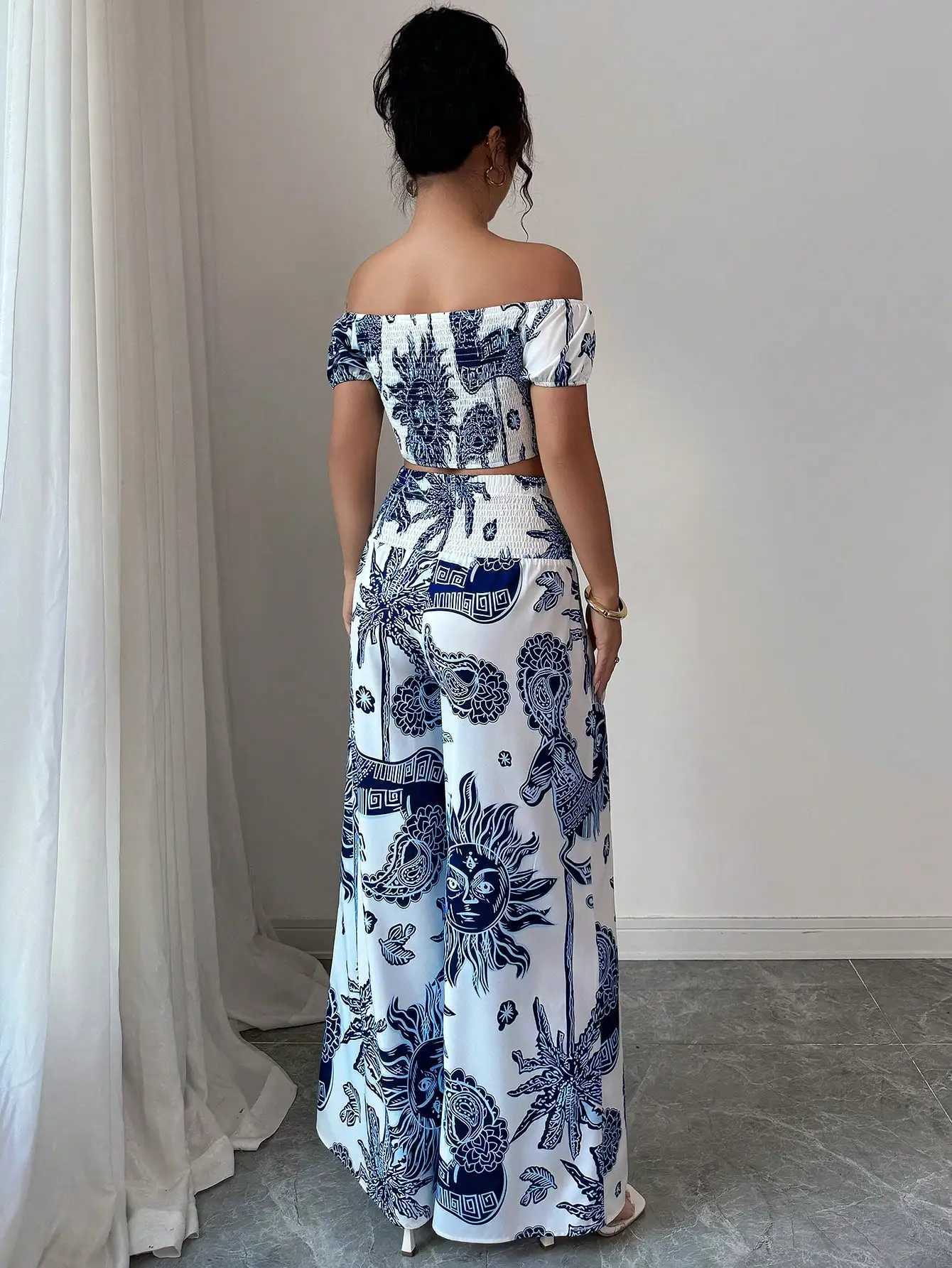 Off-Shoulder Crop Top and Wide-Leg Pants Set with Tribal-Inspired Print M260313