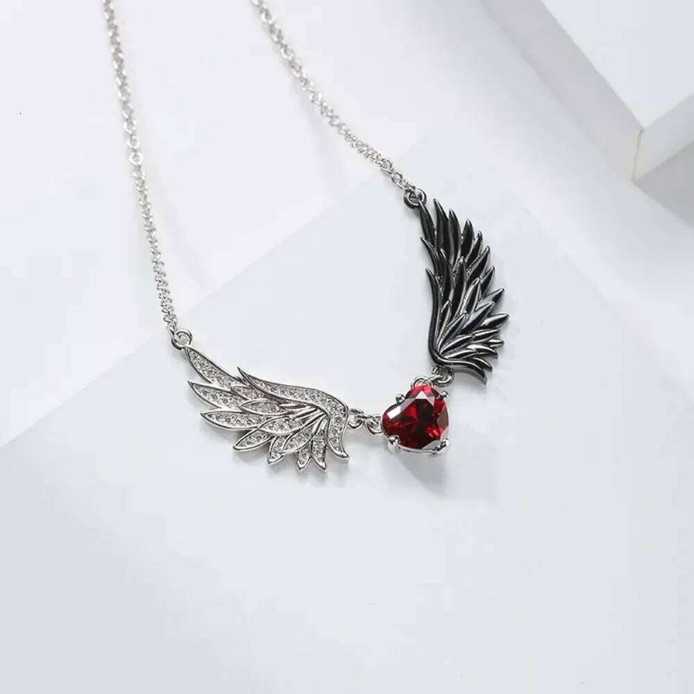 New Angel Wings Necklace For Men and Women Gothic Exquisite Decoration Fashion Jewelry Accessories Choker Pendant H260312
