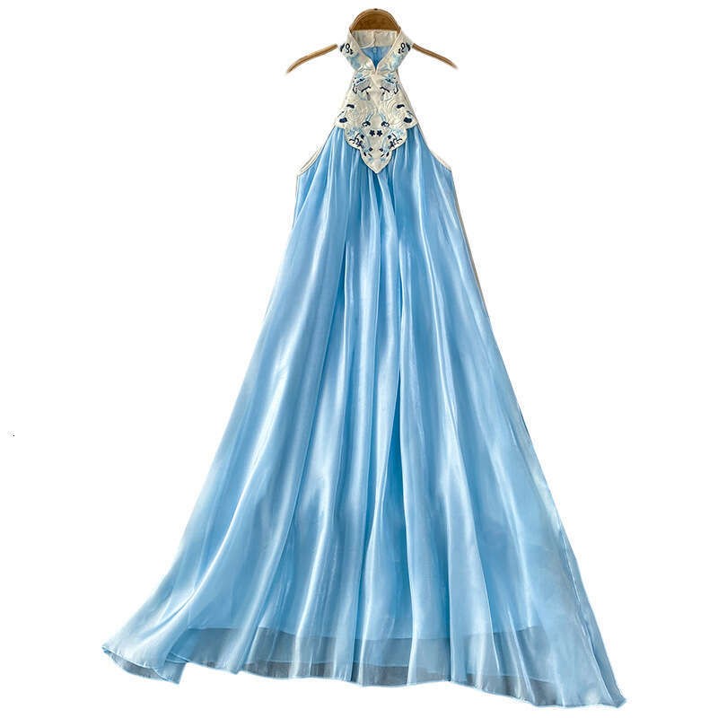 2026 New Chinese style Unique Beautiful Embroidery Women's Strap Top Summer Vacation High end Glossy Fairy Dress