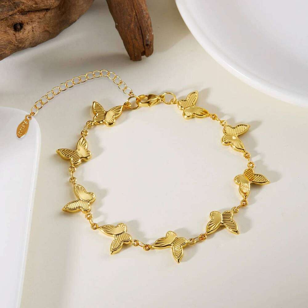 Korean Light Luxury Shiny Zircon Golden Butterfly Bracelet for Women Elegant Bangle Party Banquet Charm Wedding Jewelry Gift Z260313