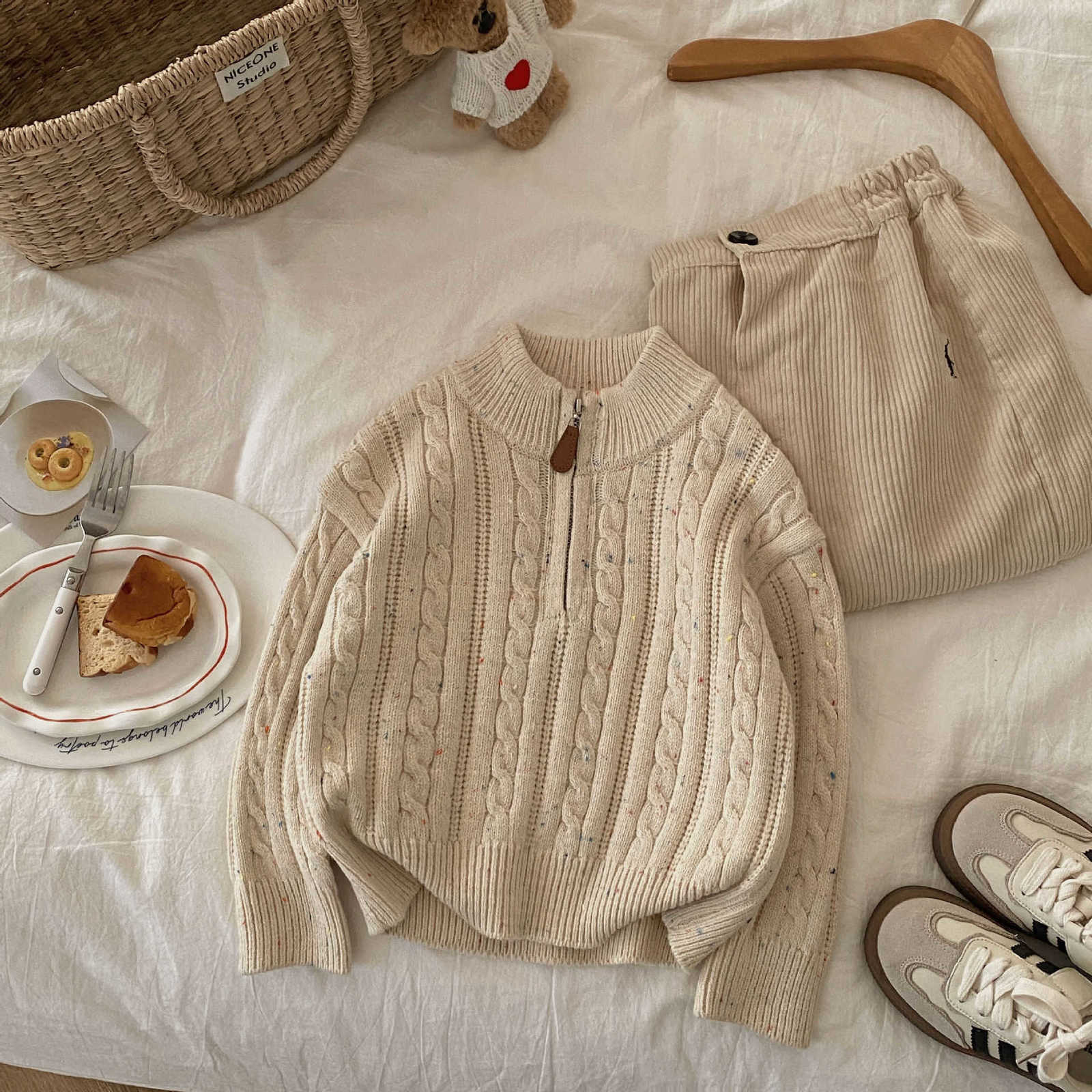 Pullover Autumn/Winter New Children's Sweater with Colorful Dots Half-Zip Cable Knit Pullover, Stylish and Versatile Sweater