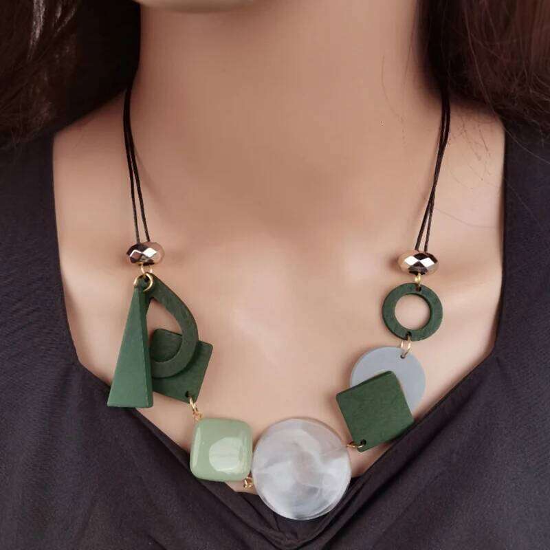 Vintage Wooden Geometric Pendant Necklace with Collar Handmade Ethnic Statement Bib Necklaces for Women Neck Jewelry H260312