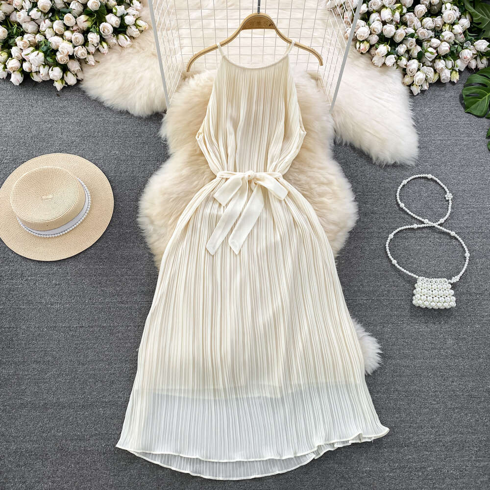 Seaside vacation beach skirt, fashionable A15 and gentle style, backless collar, sleeveless waist, medium length A-line pleated skirt