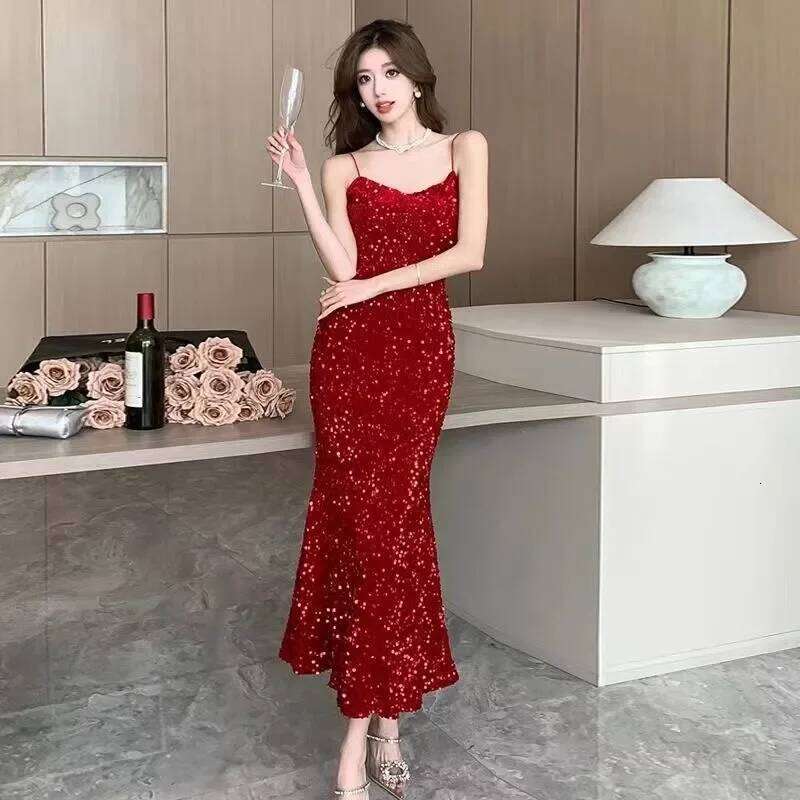 Women's Red Sequin Spaghetti Strap Dress Mermaid Hem Elegant Evening Party Gown Z260314