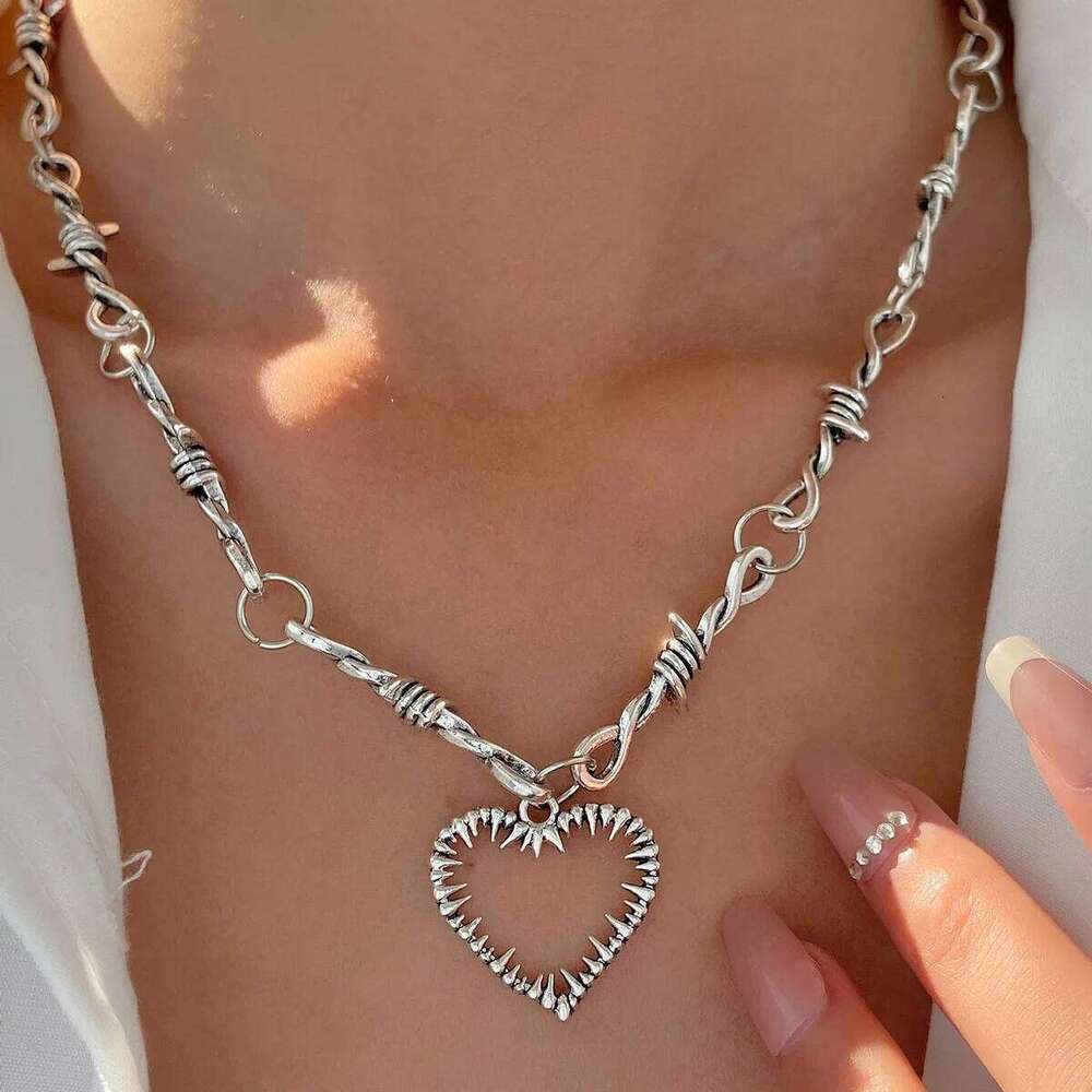 Punk Retro Spiked Metal Knot Chain Small Thorn Necklace For Men and Women Cool Hip-hop Fashion Jewelry Gifts H260312