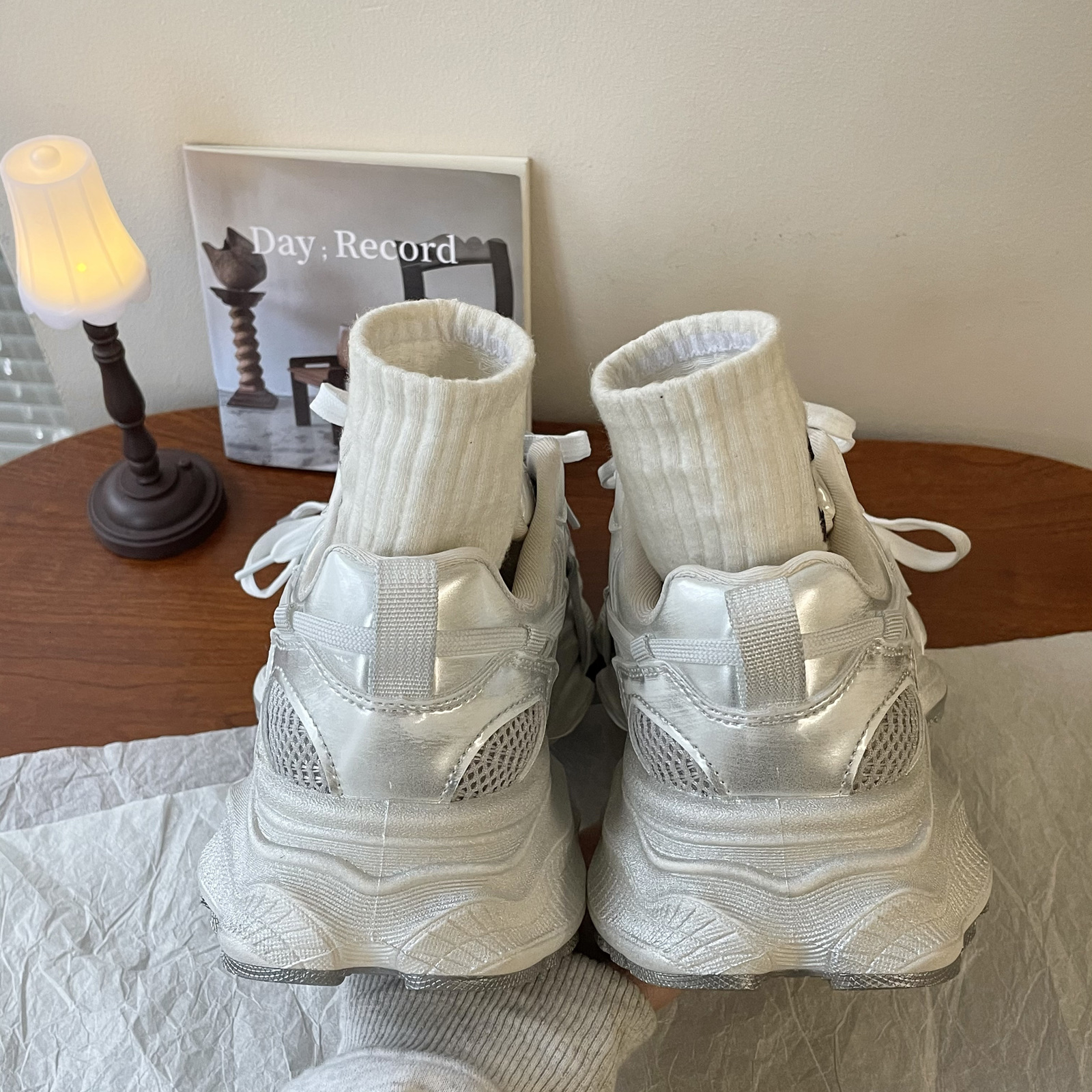 New Trendy Shoes Retro Popular Dad Snea For Women New Model Makes Feet Look Smaller Breathable Round Toed Lightweight Thick Soled Distressed