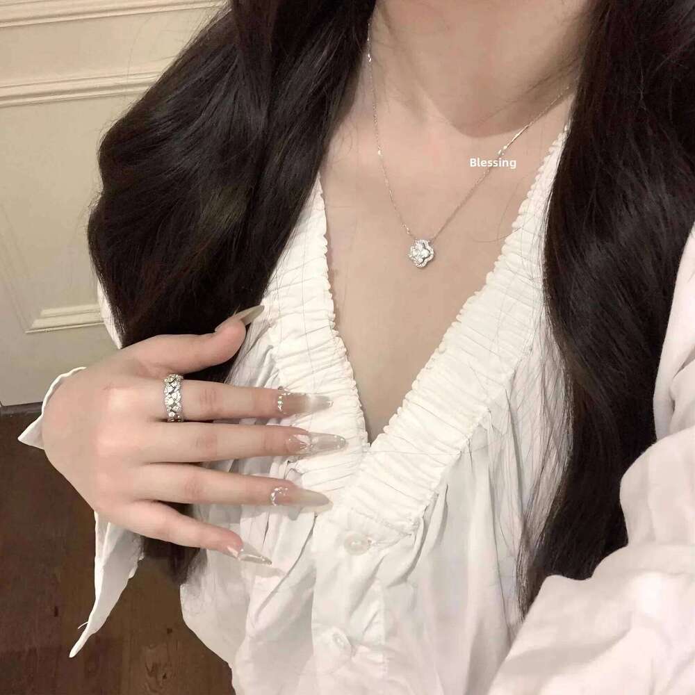Shiny Cr Necklace Women's Style Minimalist Ins Summer High-end Sensation Glowing Clavicle Chain Birthday Gi H260312