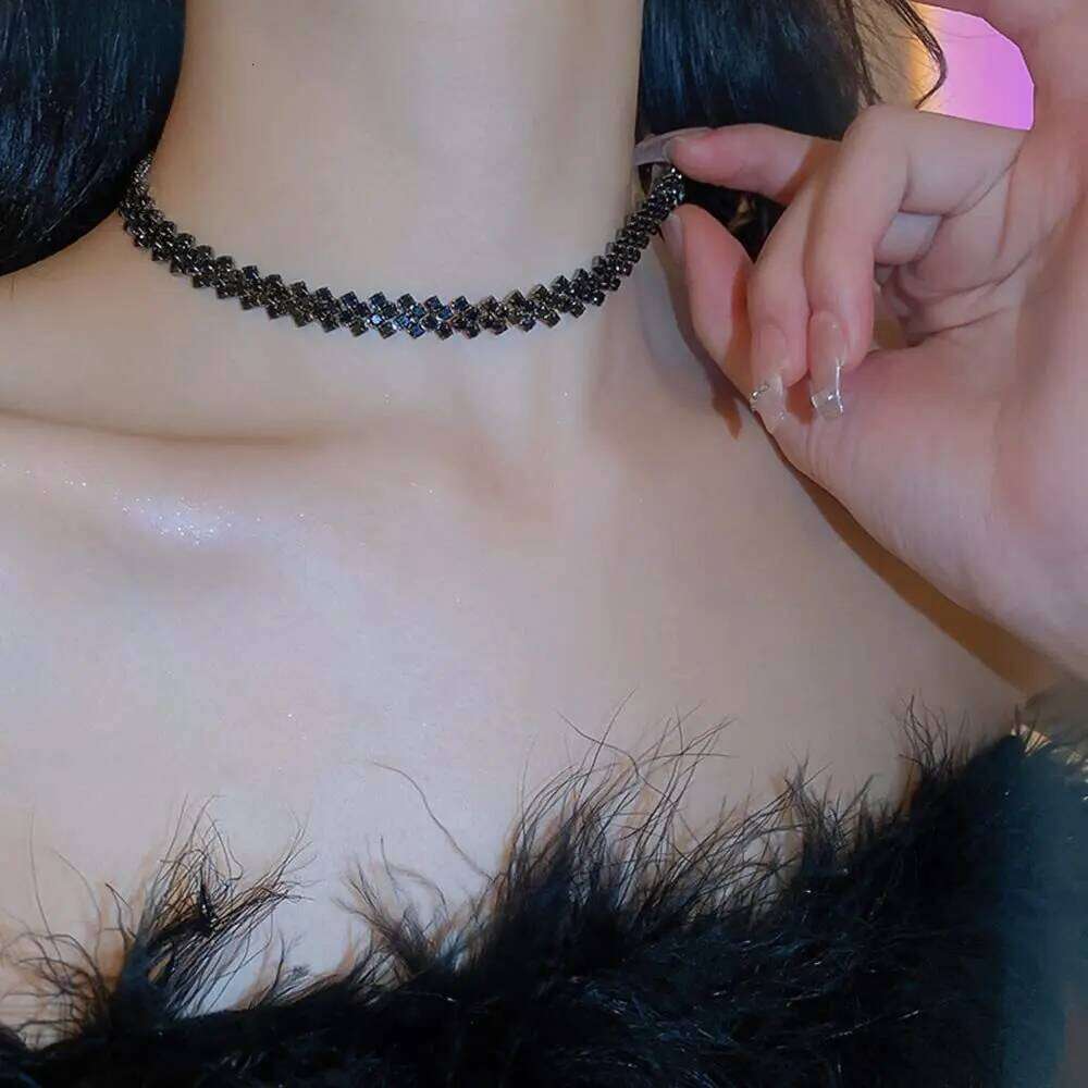 Minimalist Full Diamond Choker Korean and Japanese Internet Celebrity Personality Collarbone Chain Trendy Fashion Necklace H260312
