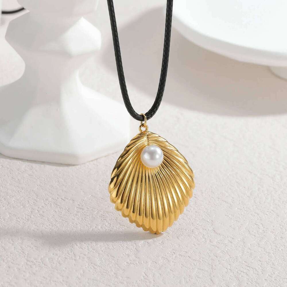 Exaggerated Ocean Style Shell Conch Gold Plated Stainless Steel Pendant Necklace Simple Waterproof Daily Vacation Gift for Women H260312