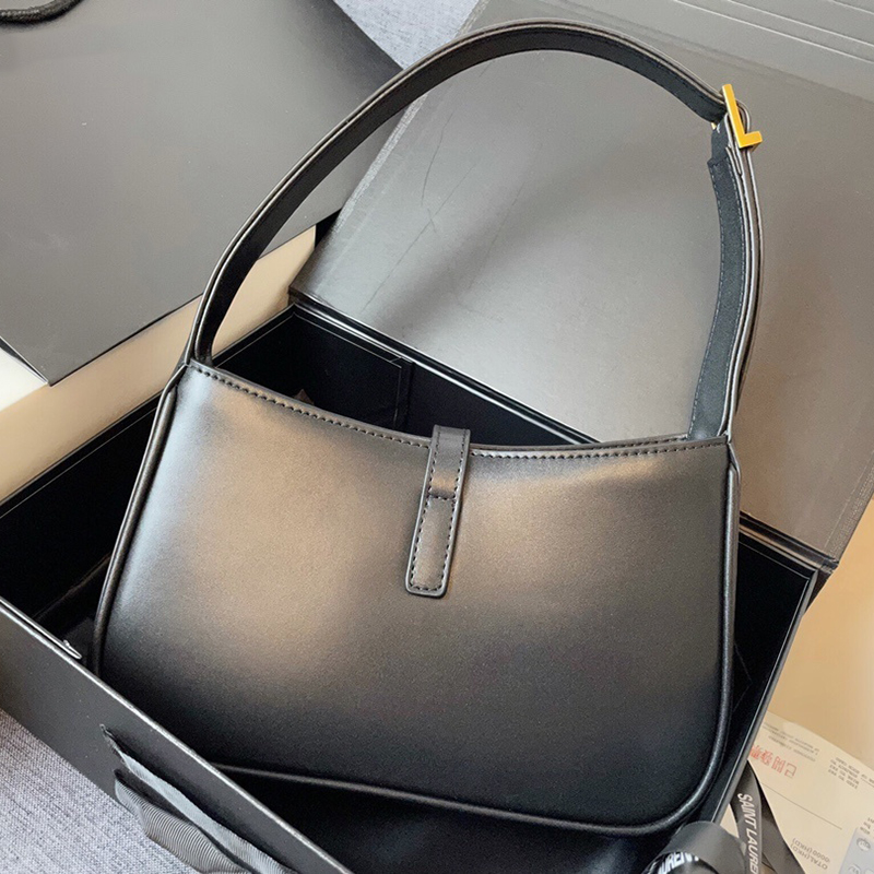 Elegant Womens Fashion Handbag with Versatile Shoulder Strap 70155567