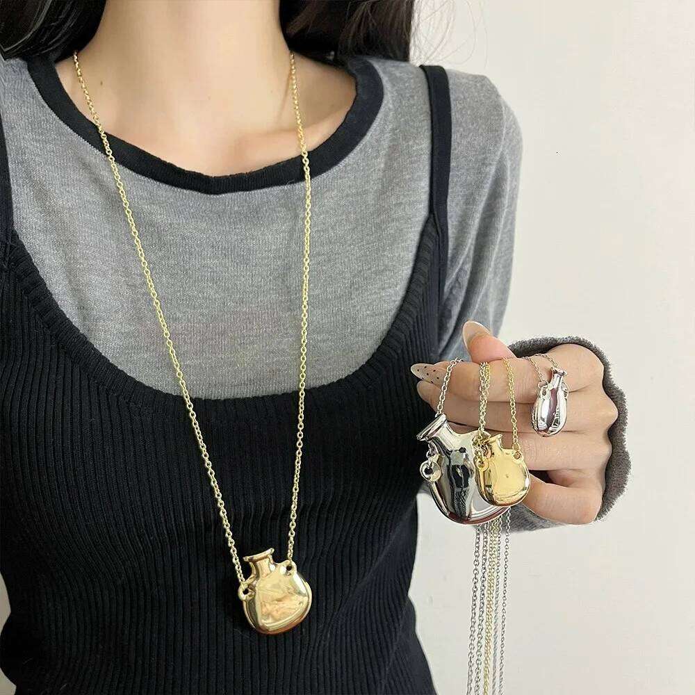 French Elegant Smooth Metal Water Bottle Necklace Long Suitable for Ladies Fashion Jewelry Accessory H260312
