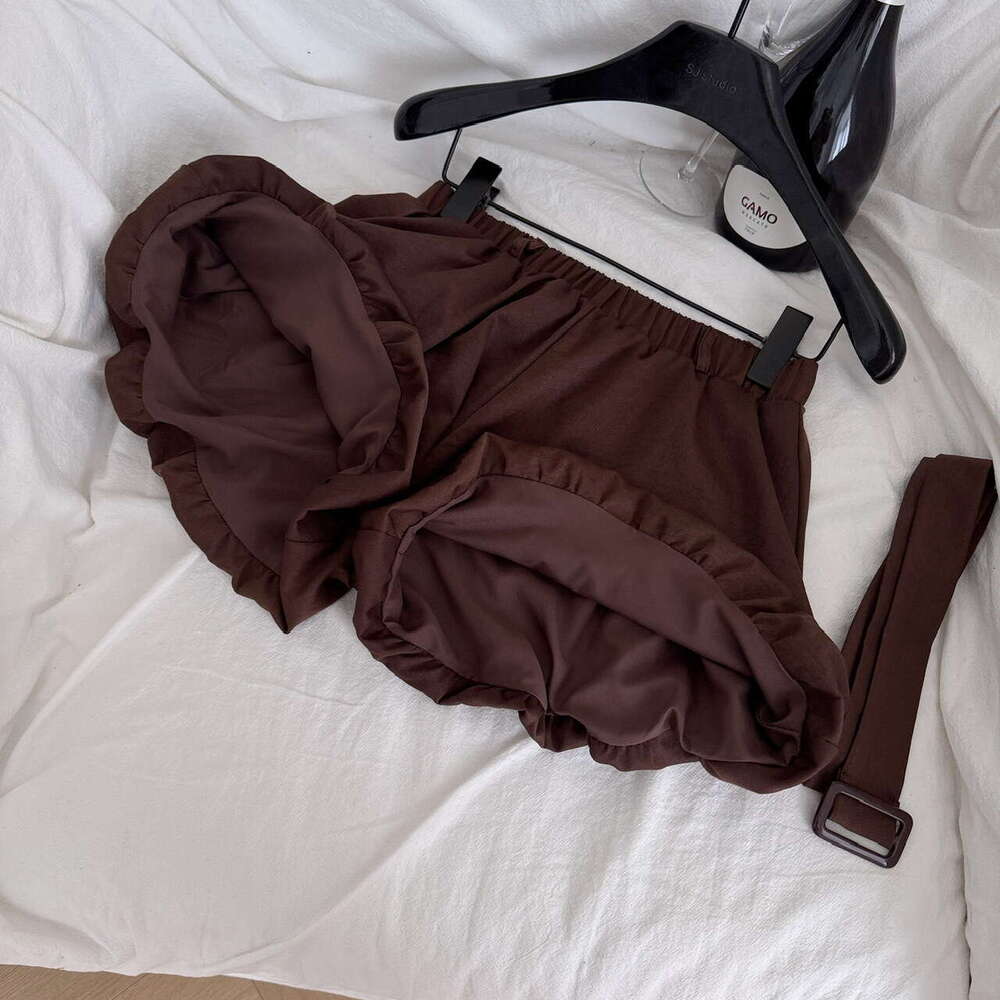 Internet celebrity hot girl with stunning and elegant flower backless collar sleeveless top, high waist slim fit shorts set