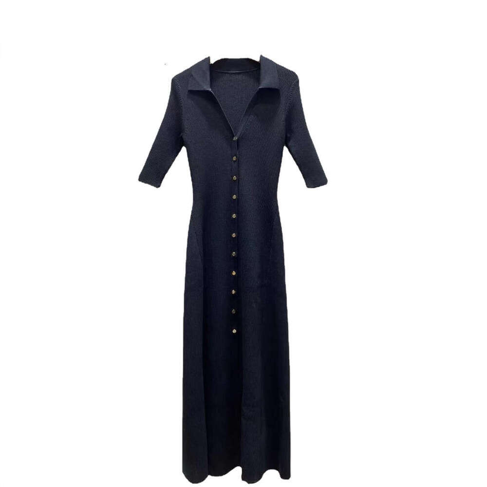 2026 autumn and winter new designer solid color simple short sleeved slim knit women's dress