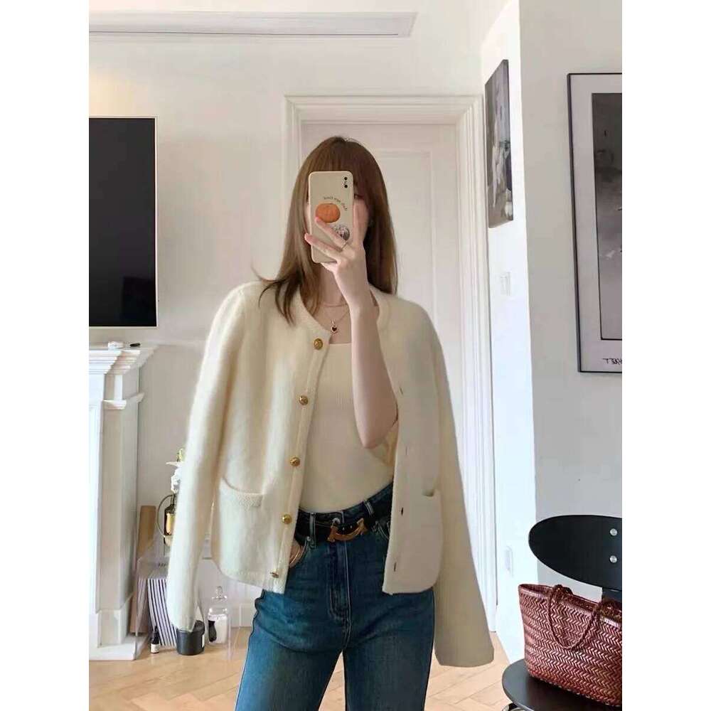 Temperament White Sweater Coat Women's Early Spring Autumn New Knitted O-Neck Cardigan Single Breasted Style Top Z260313
