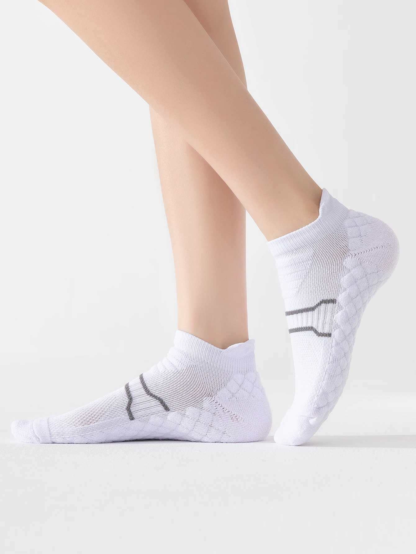 Womens sports tight fitting low cut ankle sports socks badminton running socks D260313