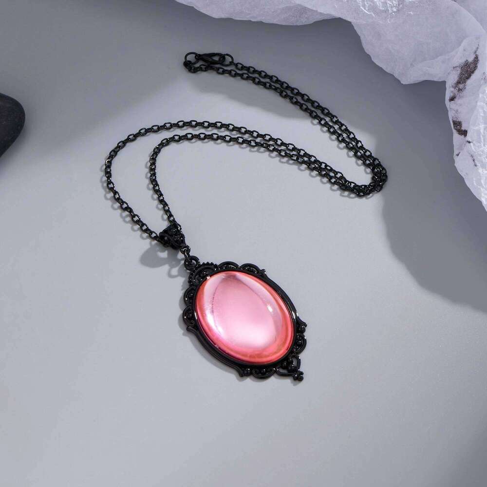 New Vintage Gothic Vampire Relief Pendant Necklace for Men Women Exquisite Fashion Witchcraft Jewelry Collar Gift Choker H260312