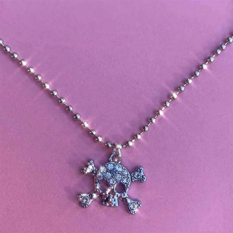 2024 Trend Exquisite Shiny Rhinestone Skull Head Bone Pendant Necklaces Creative Punk Rock Skeleton Necklace for Women Jewelry H260312