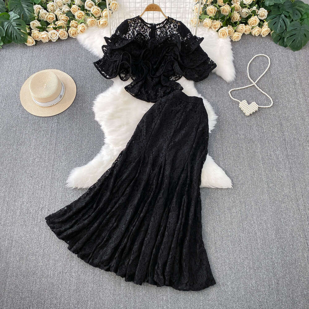 Designer style elegant lace top with three-dimensional pleated edges, two-piece set with high waist and c10 slim fit fishtail skirt