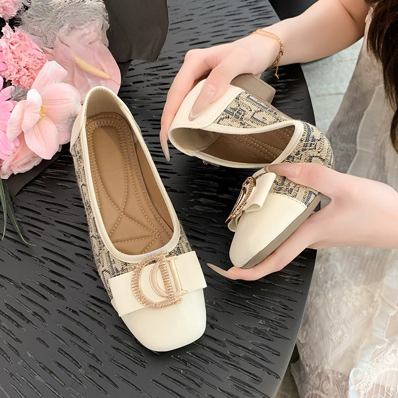 New Brand Women Flats Soft Ballet Shoes Slip On Loafers Soft Women's luxury formal shoes with metal decoration Casual Shoes Mujer Ladies Shoes Bo