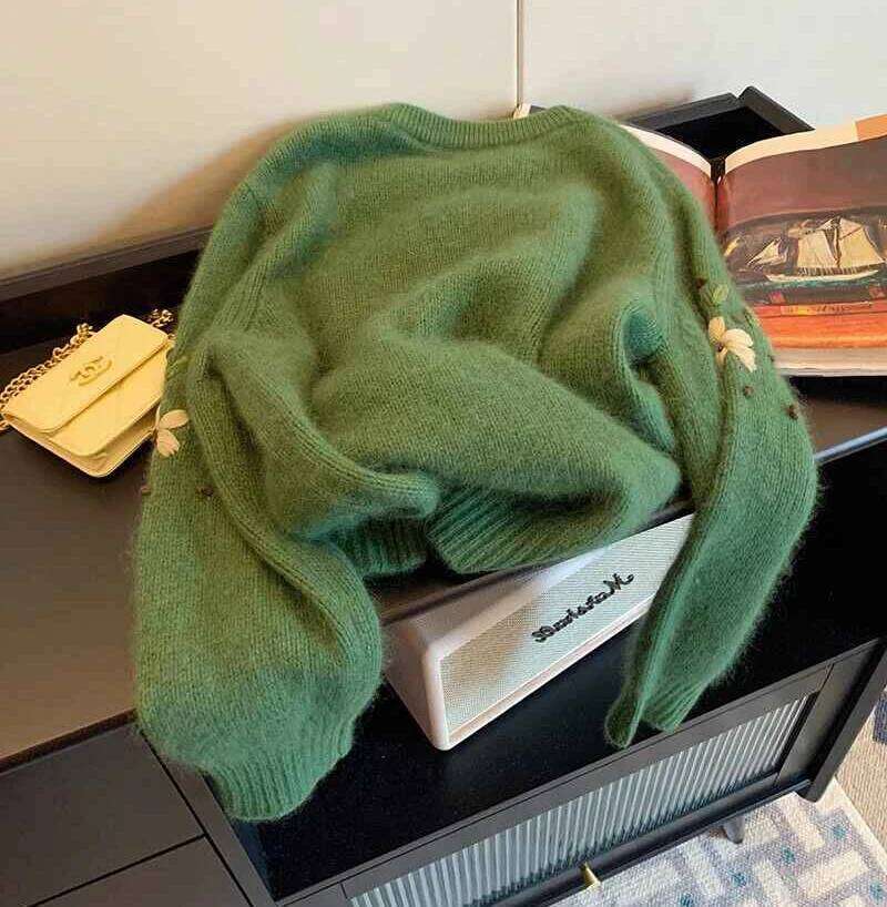 Women's Retro Jacquard Embroidery Soft Warm O-Neck Sweater Autumn Loose Forest Series Green Knitted Top 2024 New Z260313