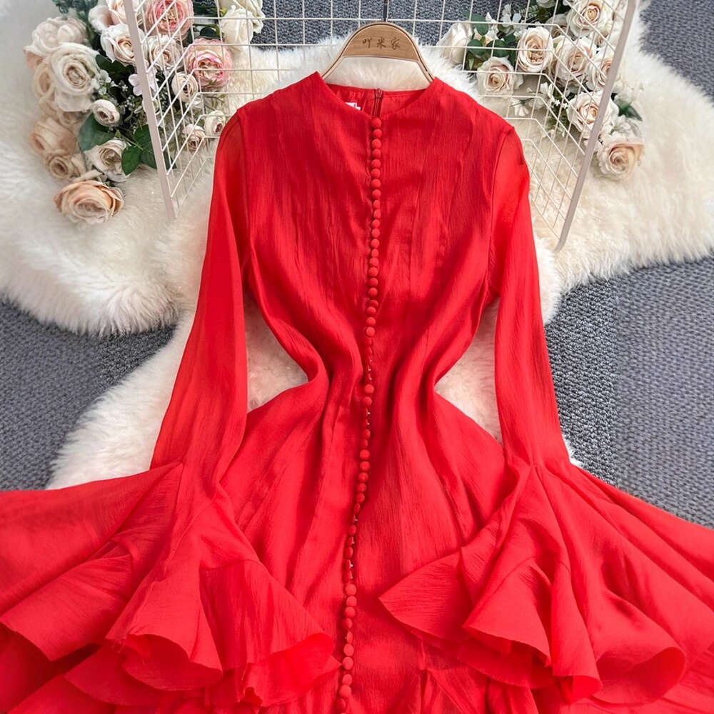 Designer's niche long sleeved slim fit waist cinched women's sweet pleated dress for spring and autumn high-end vacation style