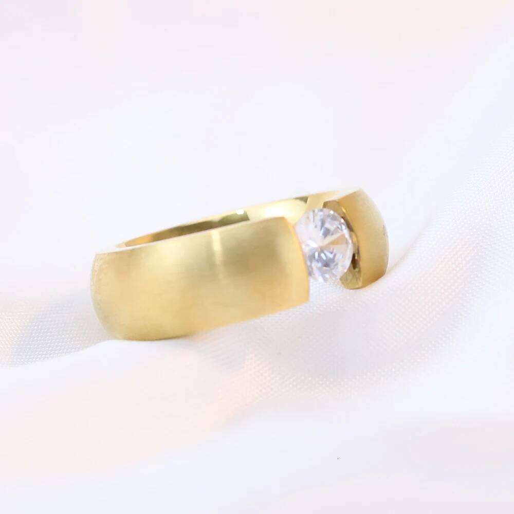 Gold-Color 316L Stainless steel Rings for Women Men Fashion Diamond Studded 8.5mm Ring Wedding Party Gifts H260312