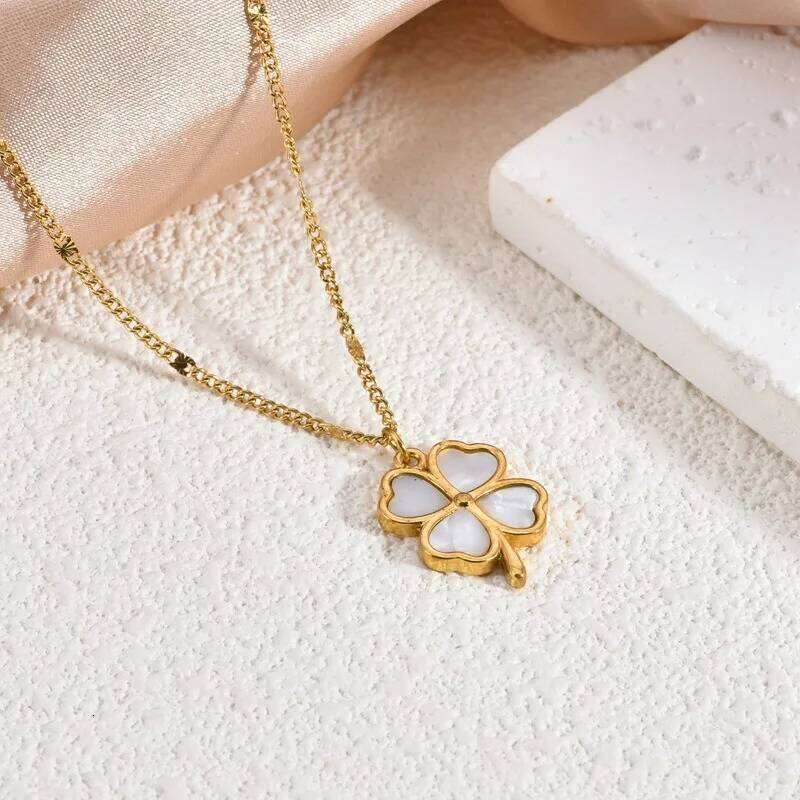 Heart-shaped Cr Pendant Necklace Deformed 4-in-1 Titanium Steel Clavicle Choker Chain Aesthetic Jewelry Gifts H260312