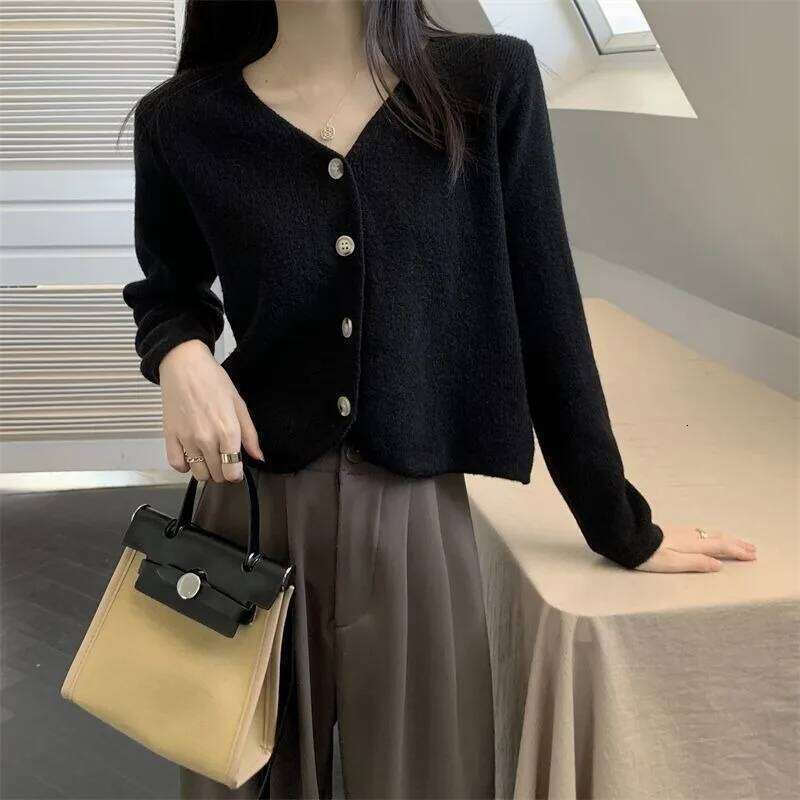 Autumn Korean Soft Waxy Solid Color V-neck Cardigan Short Stacked Knitted Sweater Versatile Z260313