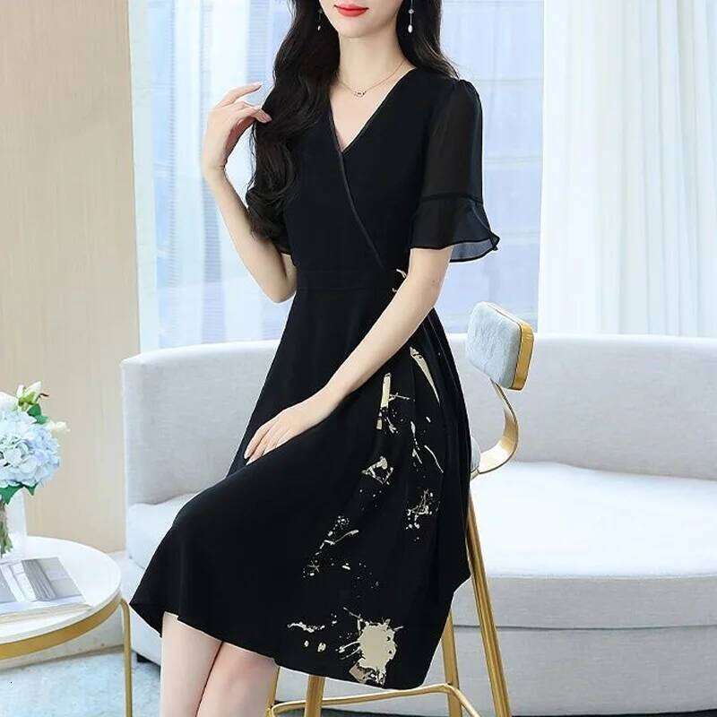 2024 New Summer Fashionable and Elegant Socialite Style High-end V-neck Tie Up Waist Patchwork Printed Western-style Dress Z260314