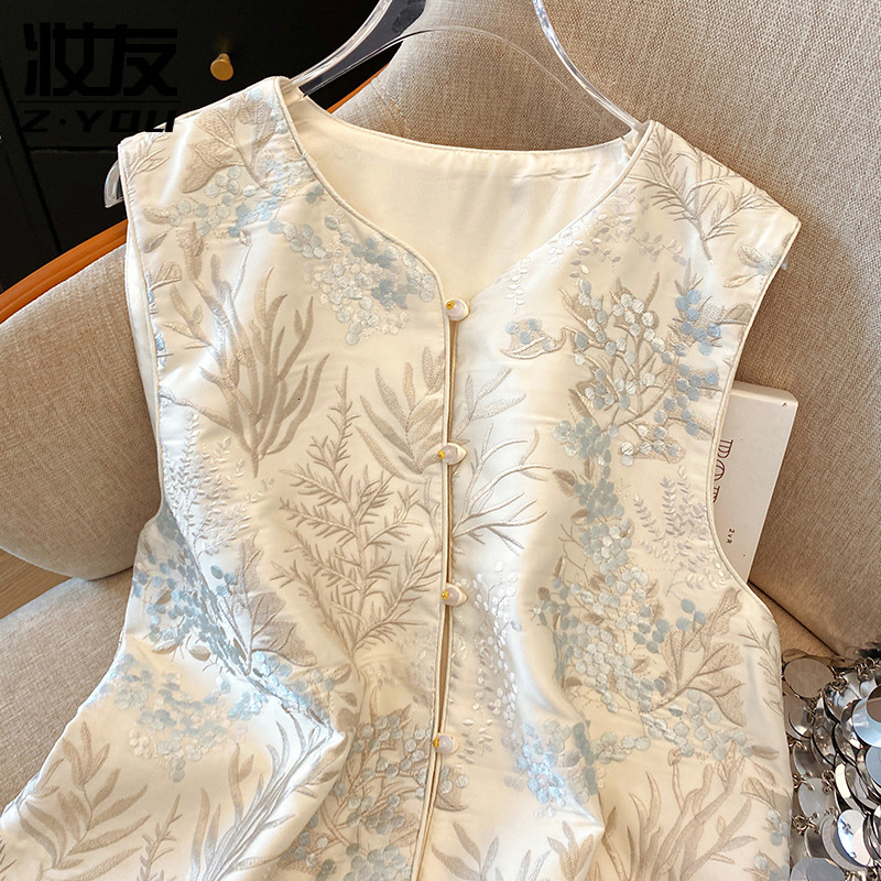 Unique and super stylish Chinese-style embroidered vest for women, young style Tang suit vest, 2025 new model
